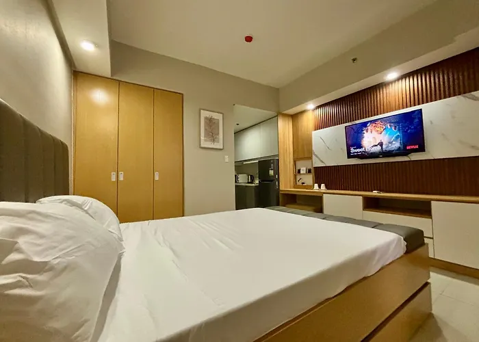Mcm Staycation At Base Line Premier Aparthotel