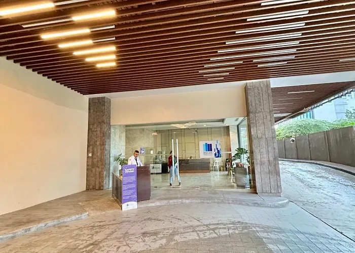 Mcm Staycation At Base Line Premier Cebu Stadt