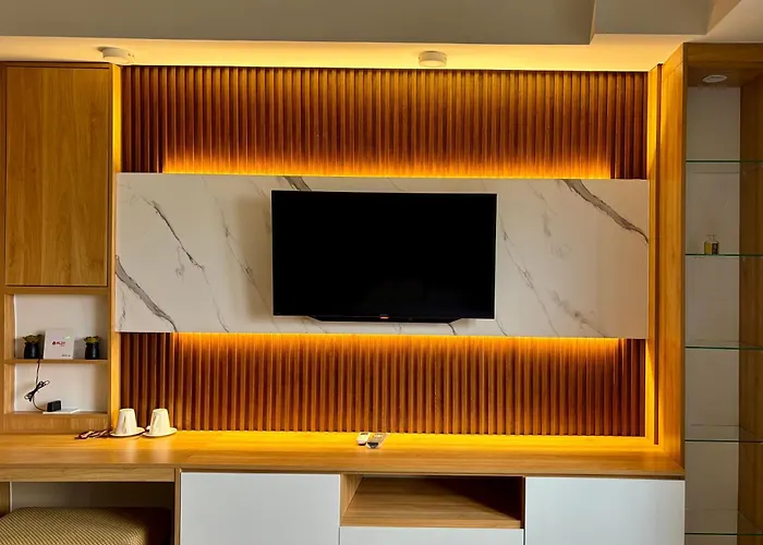 Mcm Staycation At Base Line Premier 3* Cebu Stadt