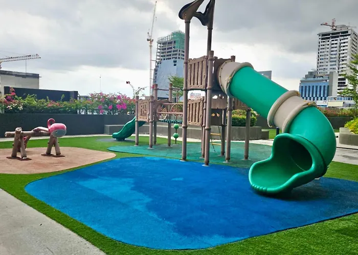 Mcm Staycation At Base Line Premier Aparthotel 3*